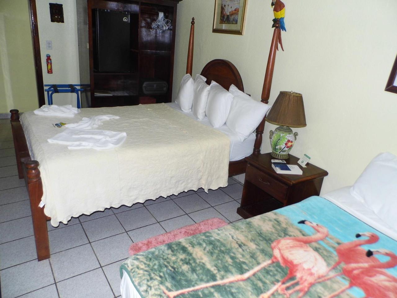 Alan'S Paradise Hotel Placencia Extérieur photo